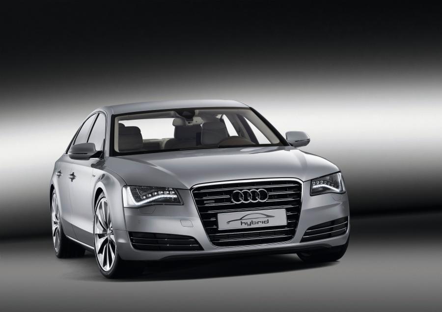  Audi A8 Hybrid Concept (D4) 2010 года  (фото 11 из 14)